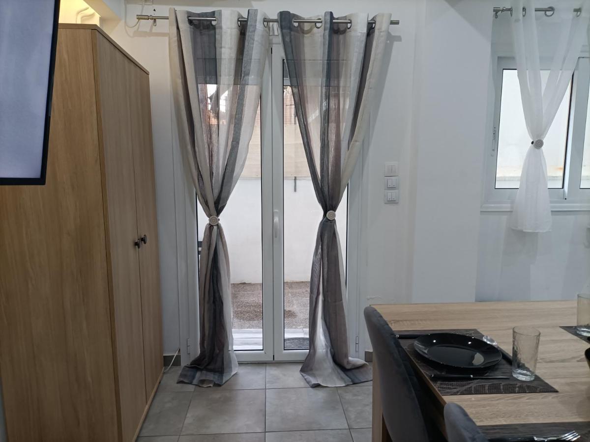 Ferienwohnung Travelers Tranquil & Chillout Apt Athen Exterior foto